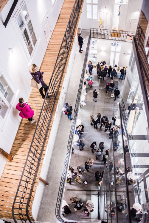 Anybody, Elsner, Slast. Nově otevřený palác na Zelňáku je chrámem rozmanitosti, autor Tomáš Hrivňák