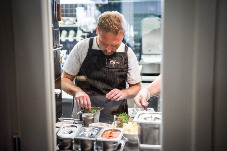 Anybody, Elsner, Slast. Nově otevřený palác na Zelňáku je chrámem rozmanitosti, autor Tomáš Hrivňák