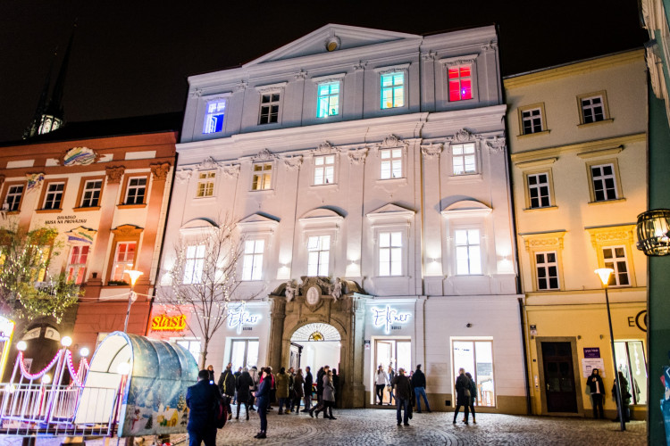Anybody, Elsner, Slast. Nově otevřený palác na Zelňáku je chrámem rozmanitosti, autor Tomáš Hrivňák