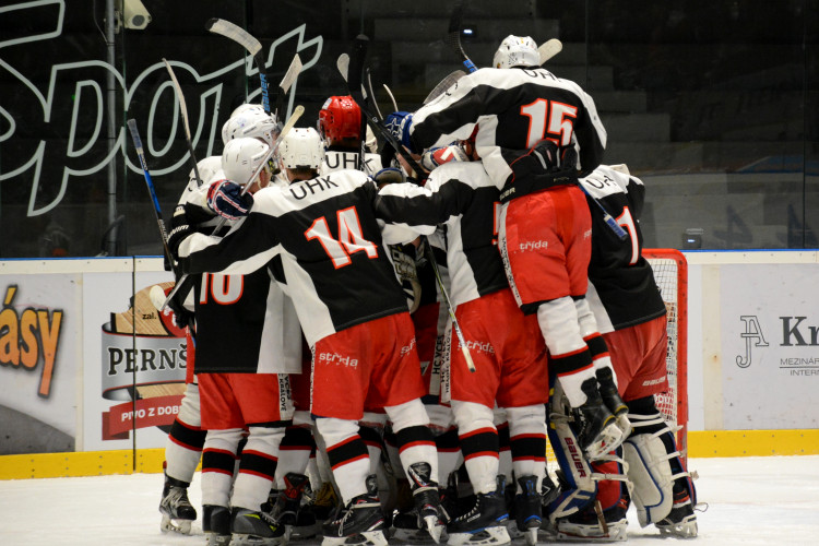 Prestižní univerzitní derby ovládl Hradec, domácí Pardubice prohrály vysoko 2:6