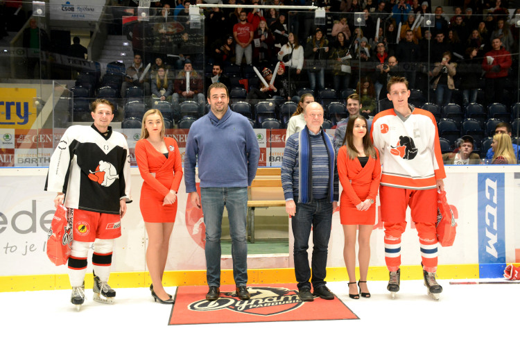 Prestižní univerzitní derby ovládl Hradec, domácí Pardubice prohrály vysoko 2:6