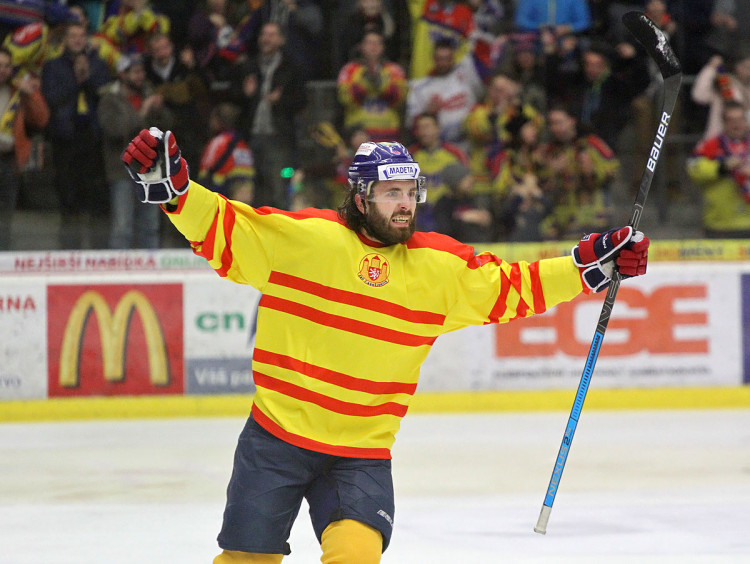 Přesilovka pět na tři, střela švihem Lukáše Endála a Motor vede 2:0