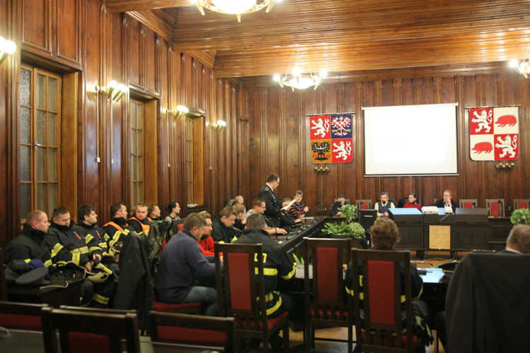 Předvánoční setkání s hasiči na jihlavské radnici