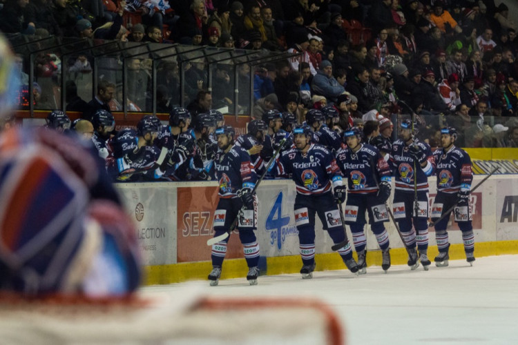 FOTOGALERIE: Mora v posledním zápasu roku prohrála s Vítkovicemi 2:5