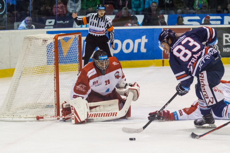 FOTOGALERIE: Mora v posledním zápasu roku prohrála s Vítkovicemi 2:5