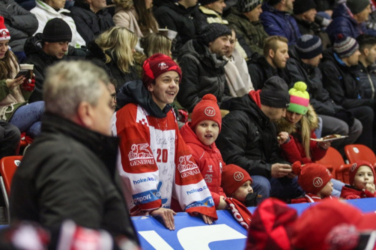 FOTOGALERIE: Mora byla proti Spartě bezzubá, na domácím ledě padla 0:3