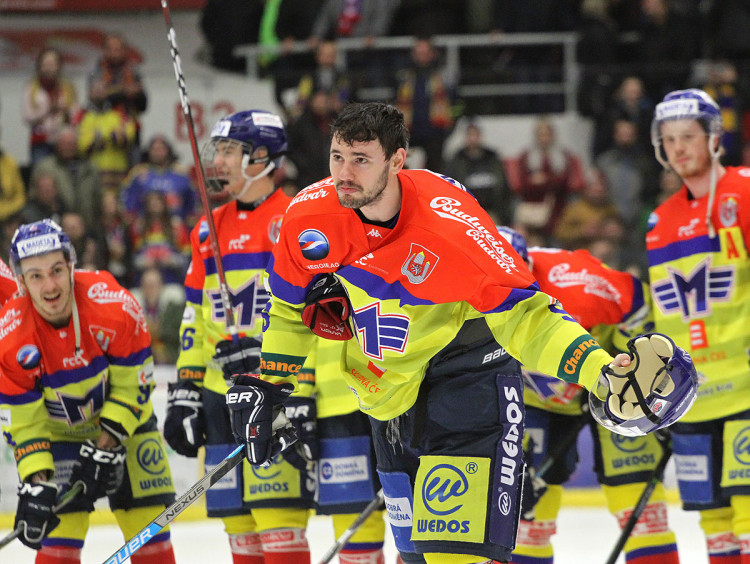 Klobouk (přilbu) dolů, pánové!