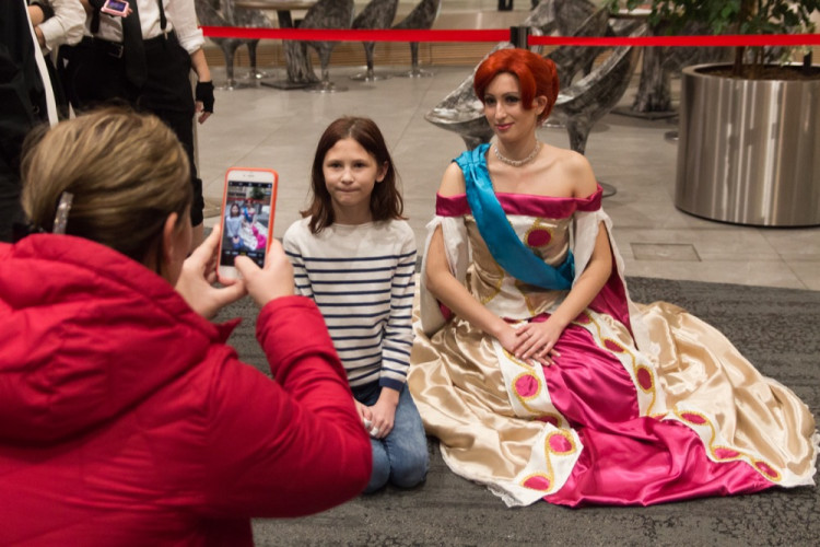 FOTOGALERIE: Šantovku dnes ovládly desítky cosplayerů. Podívejte se na nádherné masky!