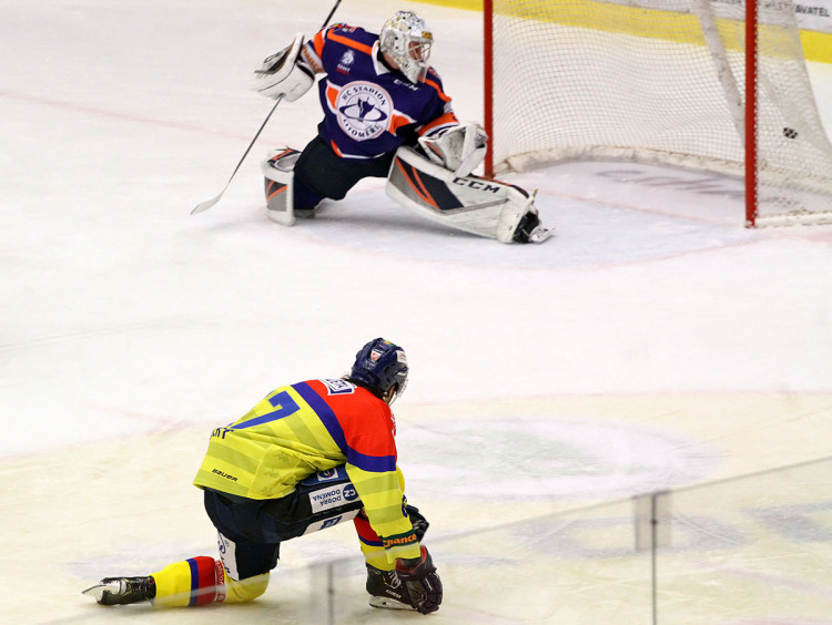 Efektní střela z voleje skončila parádním gólem Davida Gilberta na 3:1