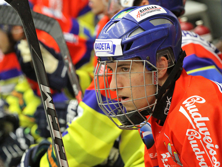 Druhé domácí utkání v řadě za sebou sehrál mladičký obránce Václav Svach