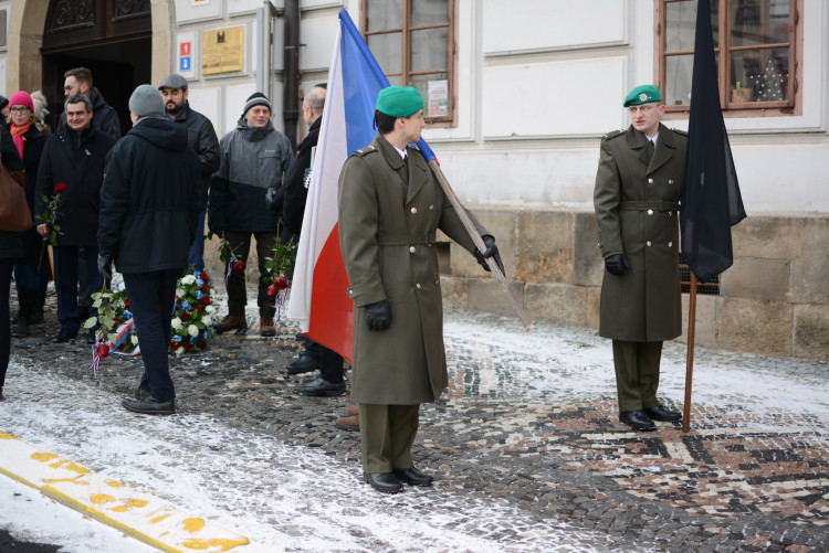 Centrem města prošel pietní průvod, studenti zopakovali pochod za Jana Palacha z roku 1969