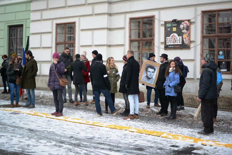 Centrem města prošel pietní průvod, studenti zopakovali pochod za Jana Palacha z roku 1969