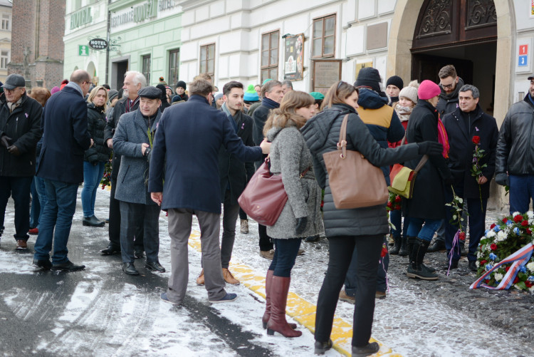 Centrem města prošel pietní průvod, studenti zopakovali pochod za Jana Palacha z roku 1969