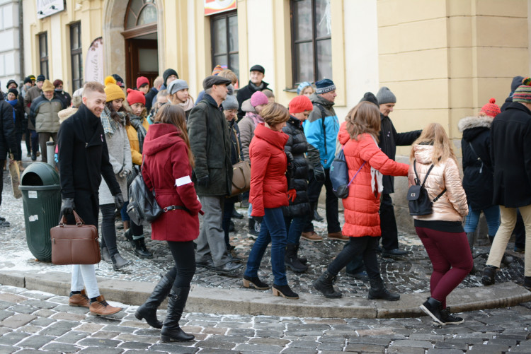 Centrem města prošel pietní průvod, studenti zopakovali pochod za Jana Palacha z roku 1969