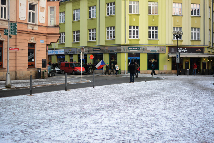 Centrem města prošel pietní průvod, studenti zopakovali pochod za Jana Palacha z roku 1969