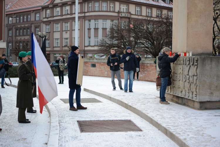 Centrem města prošel pietní průvod, studenti zopakovali pochod za Jana Palacha z roku 1969
