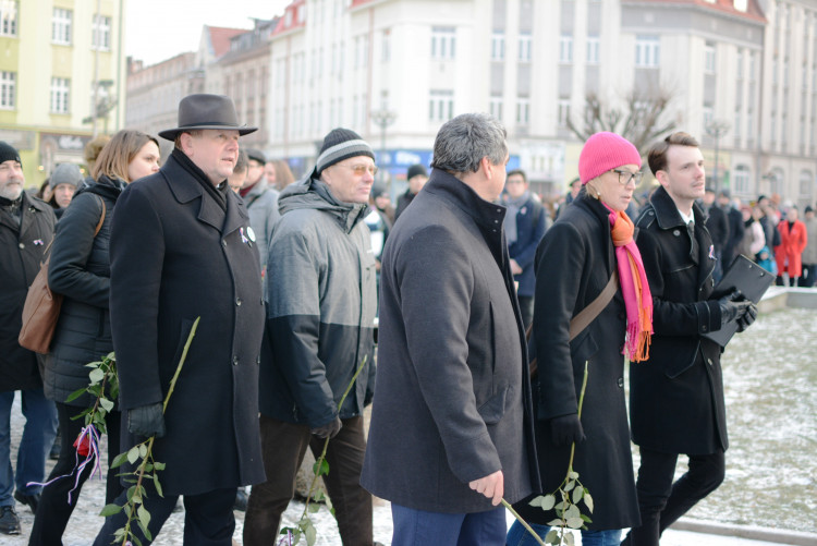 Centrem města prošel pietní průvod, studenti zopakovali pochod za Jana Palacha z roku 1969