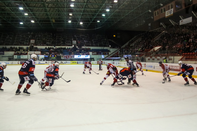 FOTOGALERIE: Výhra, kterou Mora potřebovala jak súl. Doma porazila Chomutov 3:1