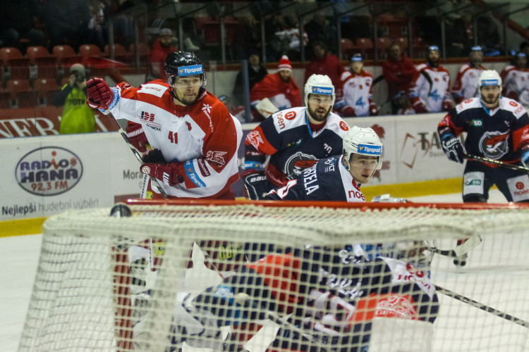FOTOGALERIE: Výhra, kterou Mora potřebovala jak súl. Doma porazila Chomutov 3:1