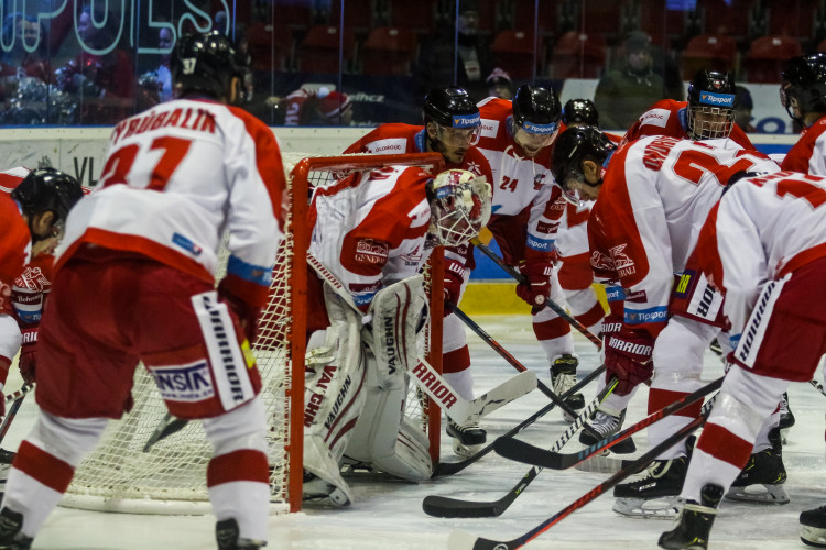 FOTOGALERIE: Výhra, kterou Mora potřebovala jak súl. Doma porazila Chomutov 3:1
