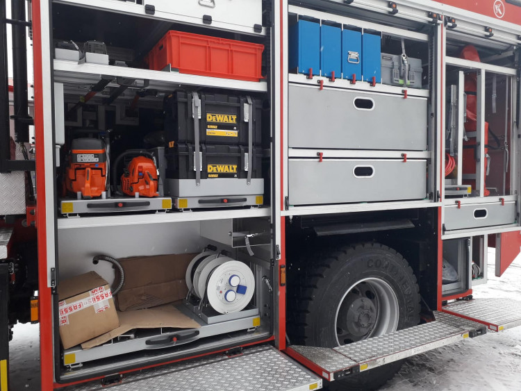 Předání nové techniky profesionálním hasičům v Olomouci