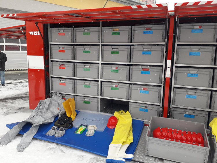 Předání nové techniky profesionálním hasičům v Olomouci