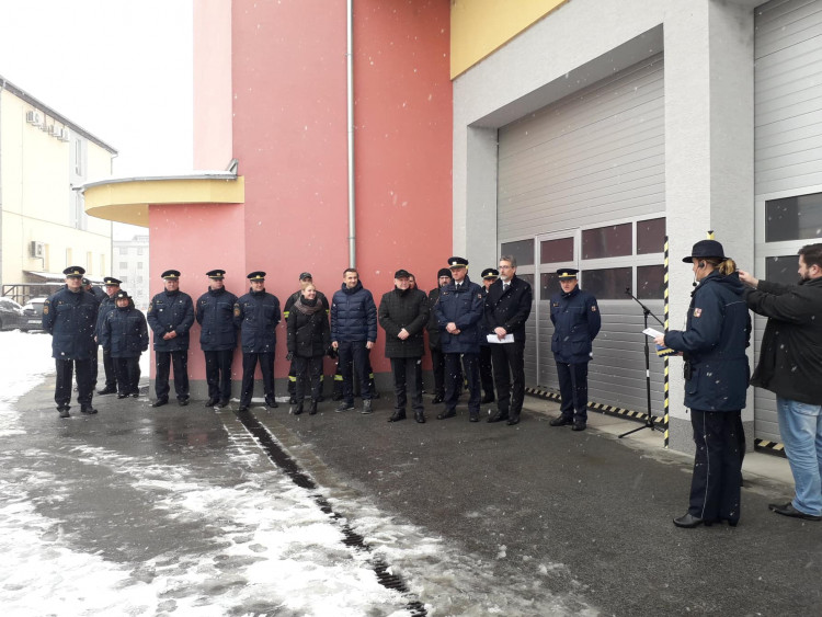 Předání nové techniky profesionálním hasičům v Olomouci