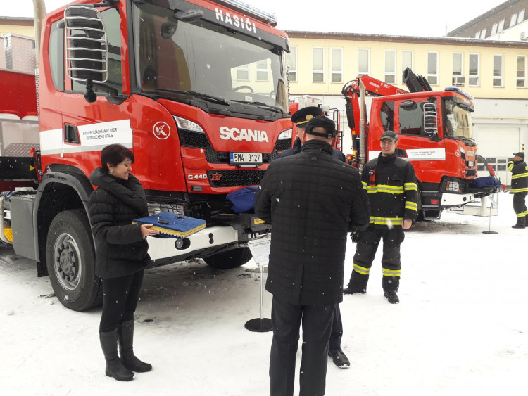 Předání nové techniky profesionálním hasičům v Olomouci