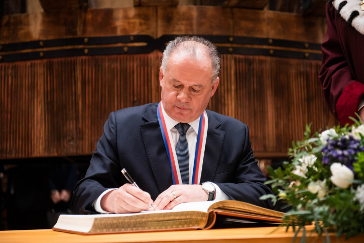 Předání velké zlaté medaile Masarykovy univerzity slovenskému prezidentovi Andreji Kiskovi, autor: Tomáš Hrivňák