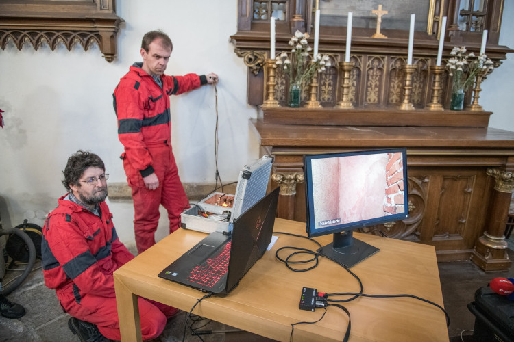 Vědci objevili v Budějcích ostatky zpovědníka Jindřicha Libraria