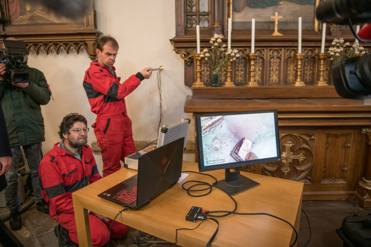 Vědci objevili v Budějcích ostatky zpovědníka Jindřicha Libraria