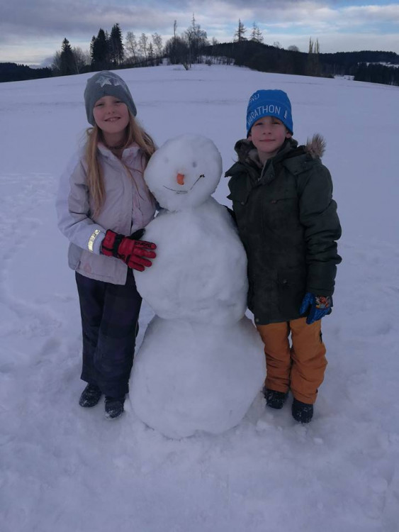 Jihočeši staví sněhuláky