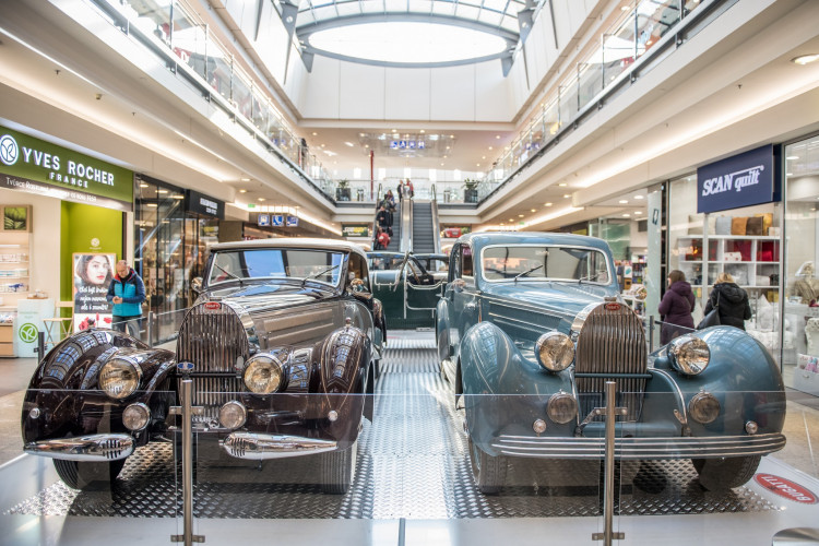 Výstava historických aut Bugatti ve Vaňkovce, autor: Jan Luxík