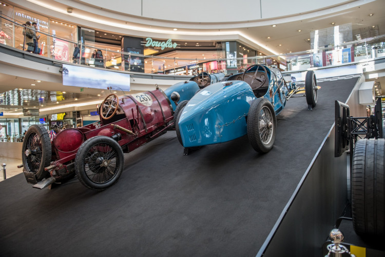 Výstava historických aut Bugatti ve Vaňkovce, autor: Jan Luxík