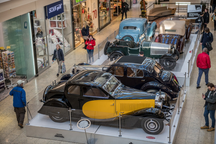 Výstava historických aut Bugatti ve Vaňkovce, autor: Jan Luxík