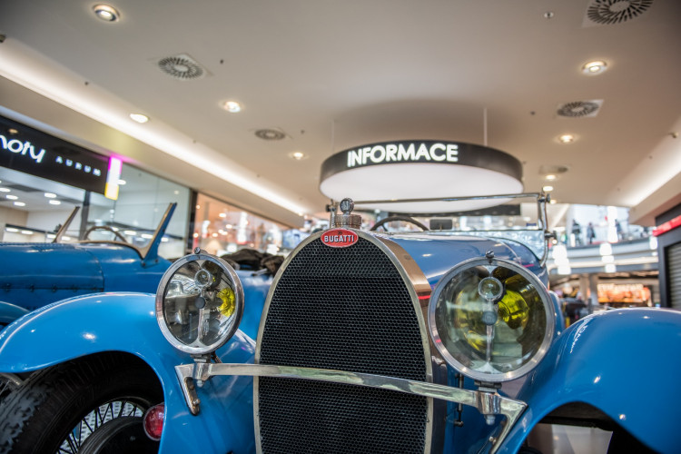 Výstava historických aut Bugatti ve Vaňkovce, autor: Jan Luxík