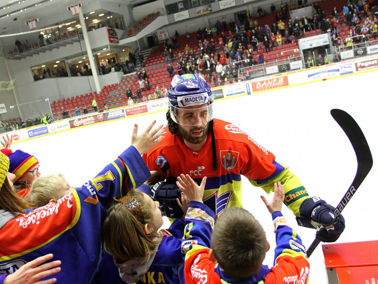 Lukáš Endál si užívá přízeň malých fanoušků