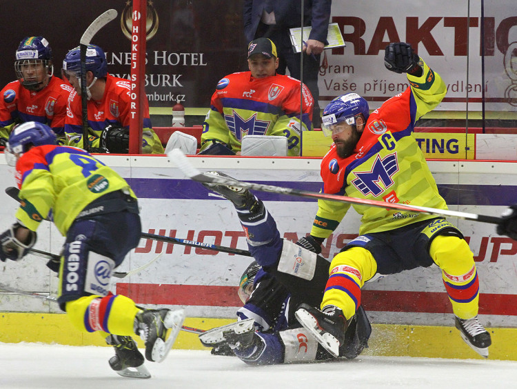 Tvrdá hra kapitána