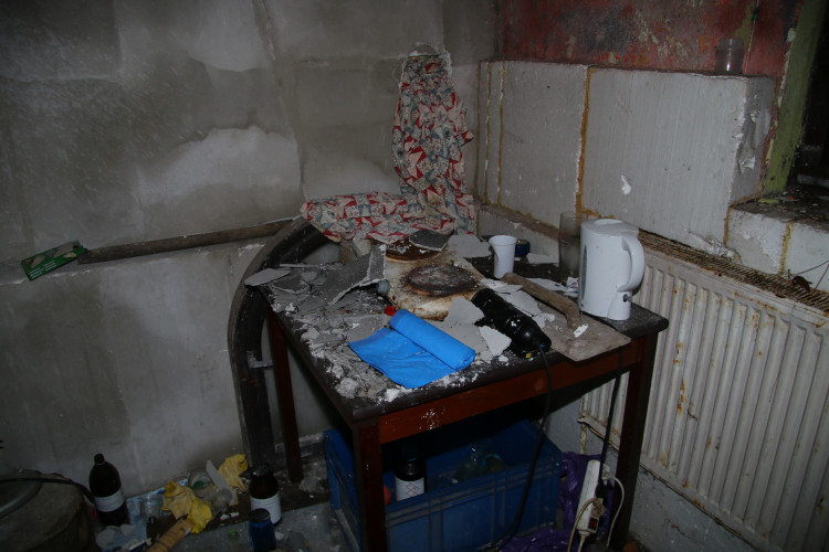 Policisté odhalili varnu drog na Semilsku