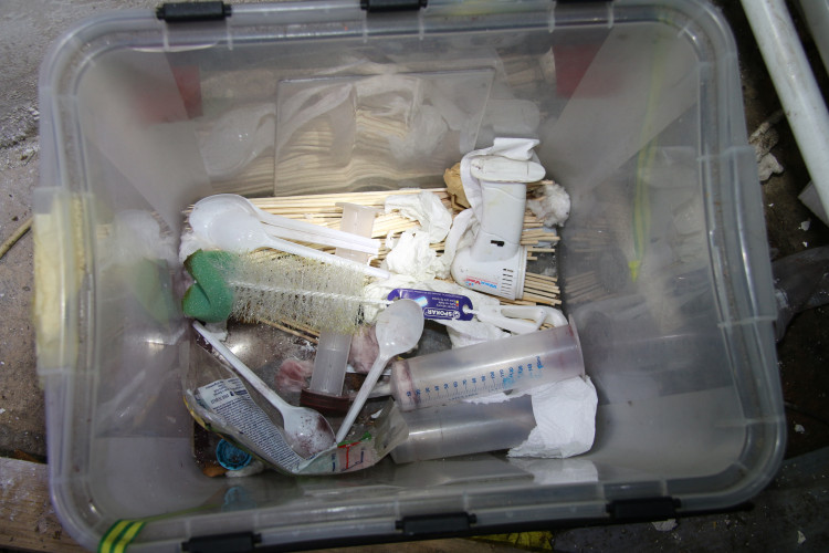 Policisté odhalili varnu drog na Semilsku