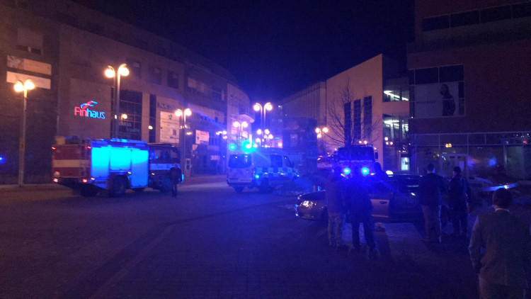 Hasiči zasahují ve Foru