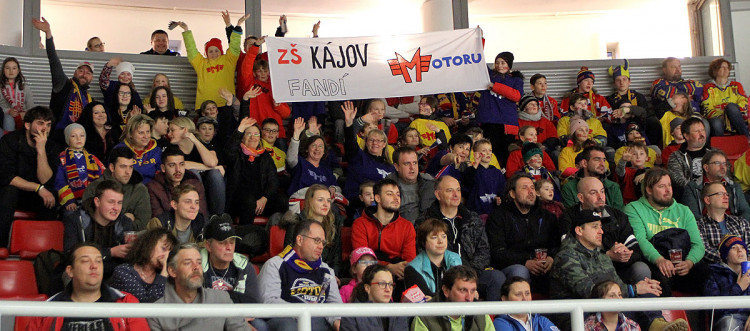 Motoru tentokrát fandili školáci z Kájova