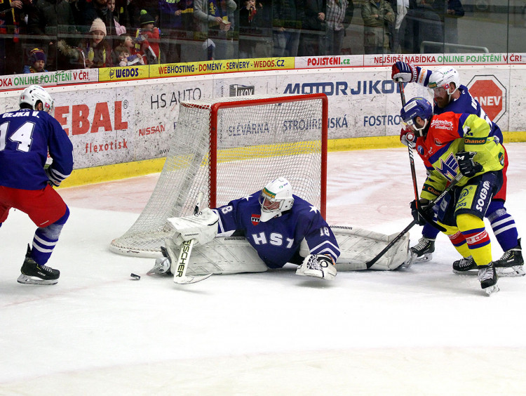 Široký rozklek Dominika Svobody držel hosty dlouho v naději na bodový zisk