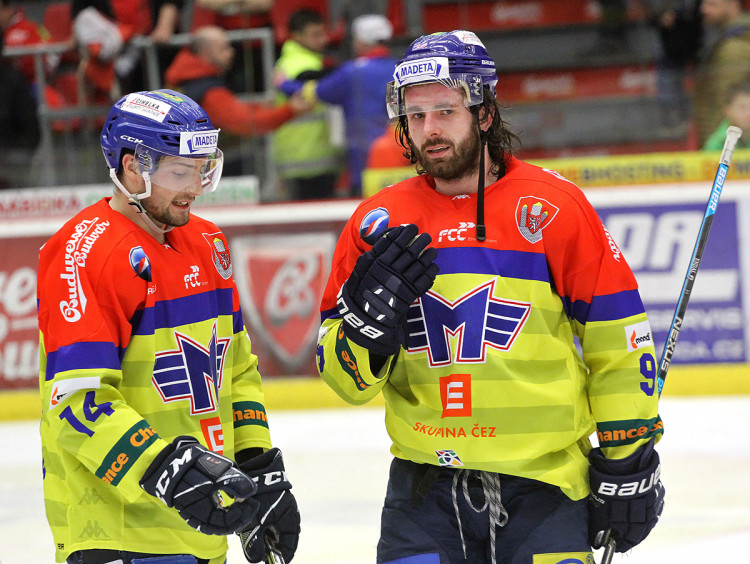 Klíčoví hráči zápasu. Lukáš Endál s Jakubem Babkou orámovali vítězný zápas svými góly