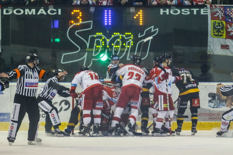 FOTOGALERIE: Moře nepomohly ani dva góly Ostřížka, s Litvínovem padla smolně v prodloužení 4:5