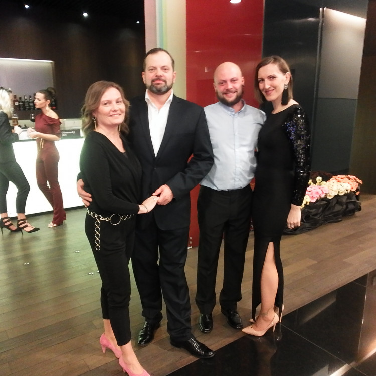 FOTOGALERIE: Dostali jste od Olomoucké Drbny na Olomouckém plese fotku na památku? Tady je webová galerie!