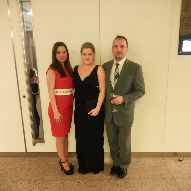 FOTOGALERIE: Dostali jste od Olomoucké Drbny na Olomouckém plese fotku na památku? Tady je webová galerie!