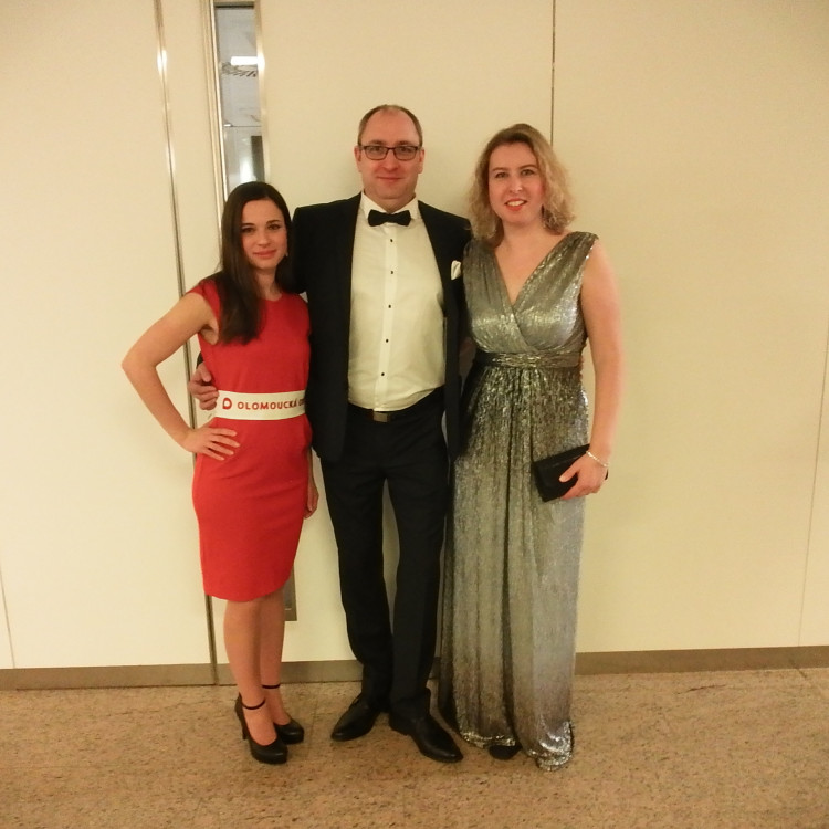 FOTOGALERIE: Dostali jste od Olomoucké Drbny na Olomouckém plese fotku na památku? Tady je webová galerie!