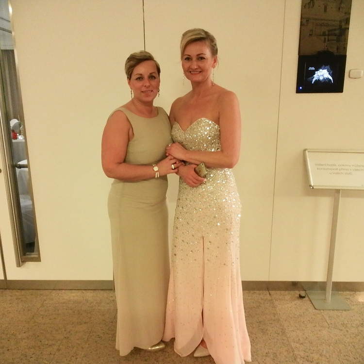 FOTOGALERIE: Dostali jste od Olomoucké Drbny na Olomouckém plese fotku na památku? Tady je webová galerie!