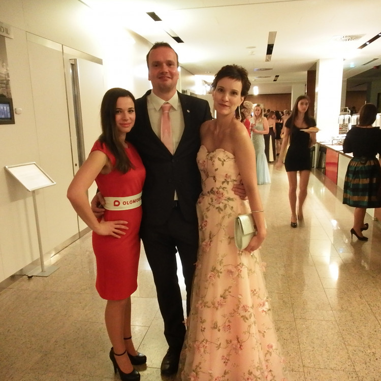 FOTOGALERIE: Dostali jste od Olomoucké Drbny na Olomouckém plese fotku na památku? Tady je webová galerie!